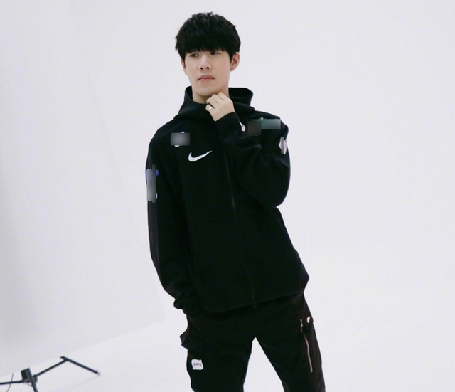 克服“追数”心理：承认当天的失败是职业玩家的必修课。（职业玩家的必修课：摒弃追数心态，坦然接受当日失利）