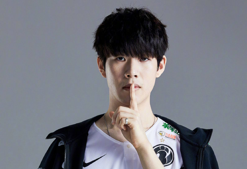 抢庄牛牛策略：什么时候该叫4倍庄，什么时候该弃庄？（抢庄牛牛攻略：何时四倍抢庄，何时放弃抢庄？）